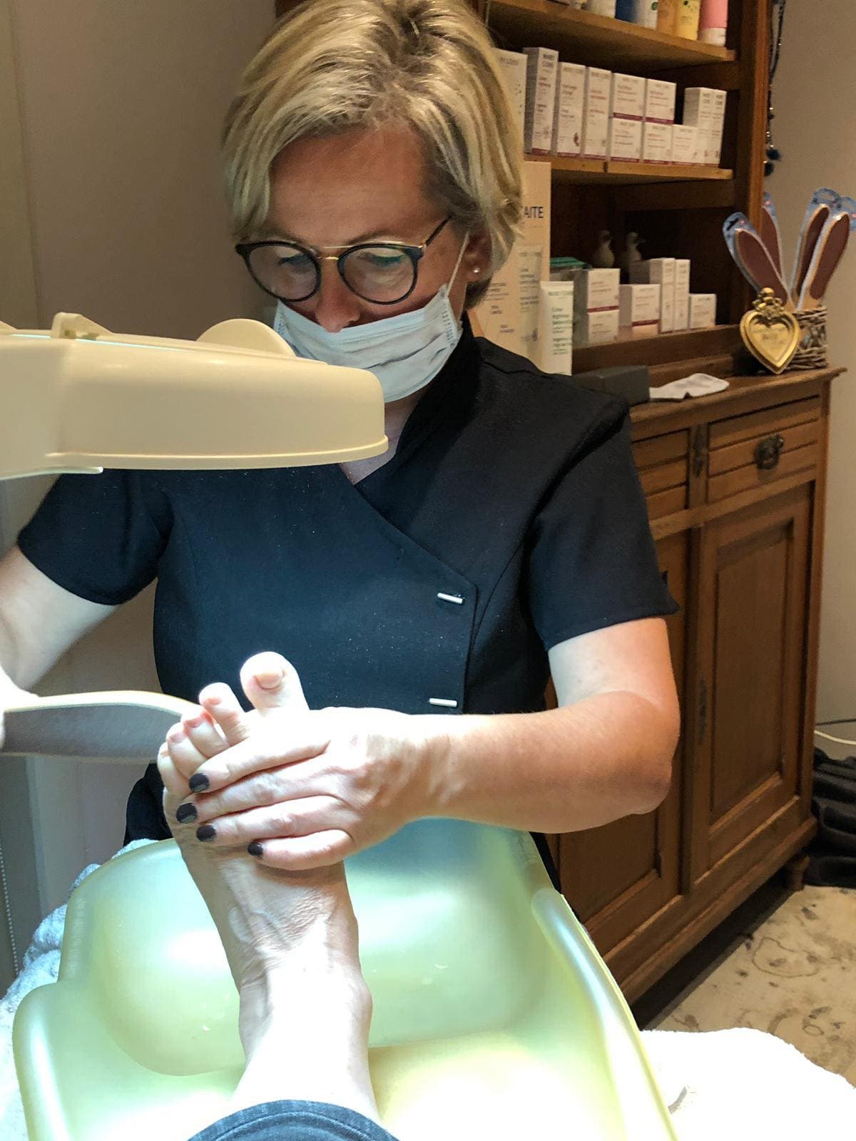 Carla De Nul, schoonheidsspecialiste in Lovendegem